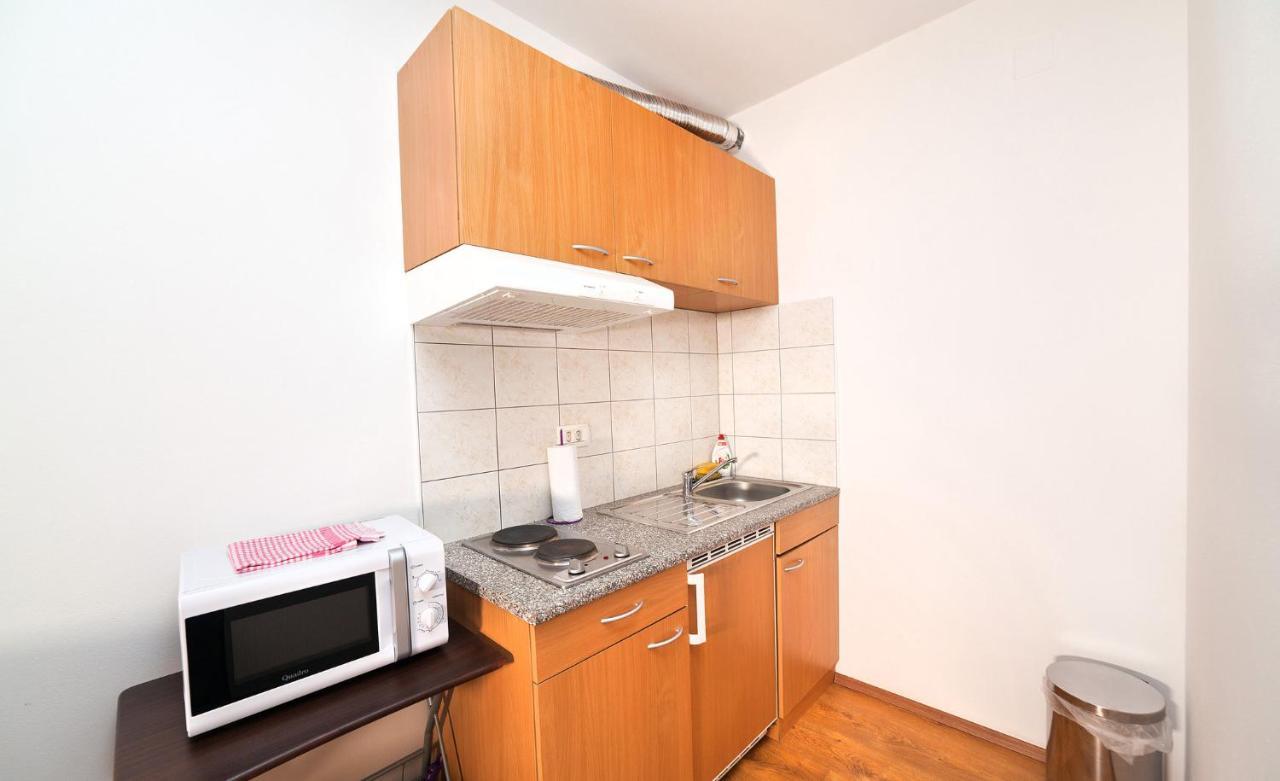 Apartments Barbara With Pool Brseč Extérieur photo