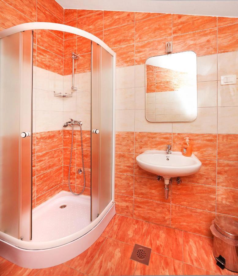 Apartments Barbara With Pool Brseč Extérieur photo